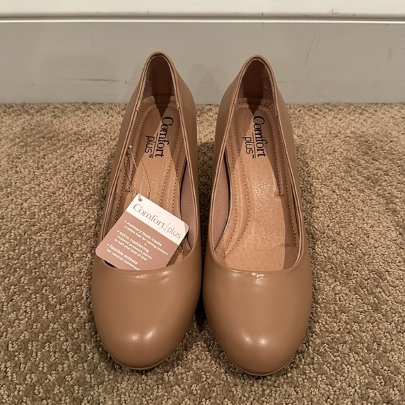 NWT Comfort Plus by Predictions Women's Karma Mid-Heel Round Toe Pump - Size: 7 - Picture 2 of 6